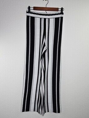 Cider black and white zig zag geometric print knit sweater pants flare Small